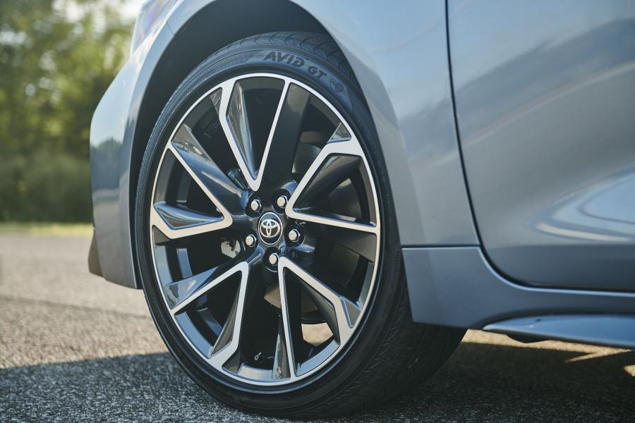 Колеса Toyota Corolla XSE Sedan 2019 года  (NA) (фото 6 из 45)